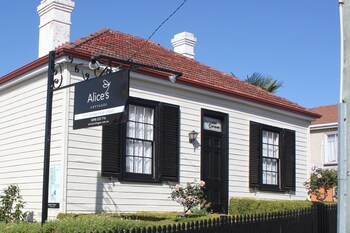 Alice's Cottages Alice's Cottages