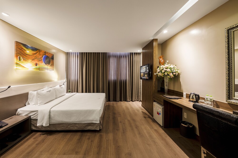 Sunflower Luxury Hotel Ho Chi Minh City At Inr 2472 Off - 