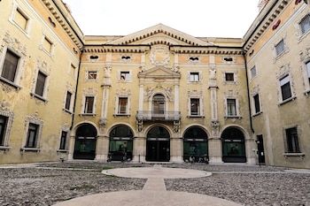 Prenota Hotel Casa Museo Palazzo Valenti Gonzaga