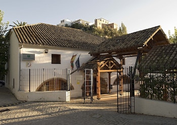 Albergue Inturjoven El Bosque - Hostel Albergue Inturjoven El Bosque - Hostel
