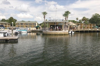 The Port Hotel & Marina The Port Hotel & Marina
