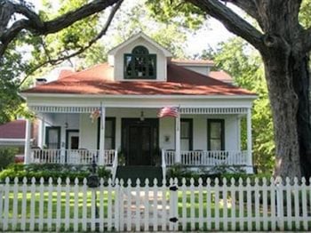 White Oak Manor Bed & Breakfast in Jefferson, Texas