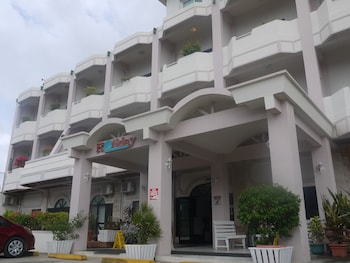 Holiday Saipan Resort