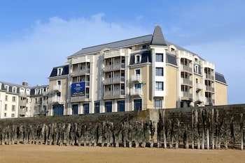 Hôtel Le Nouveau Monde Hôtel Le Nouveau Monde