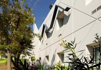 tarifs reservation hotels Lemon Hotel - Mery sur Oise/Cergy