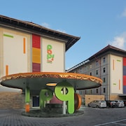 POP 庫塔海濱飯店