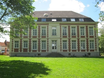 tarifs reservation hotels Château de Moulin le Comte