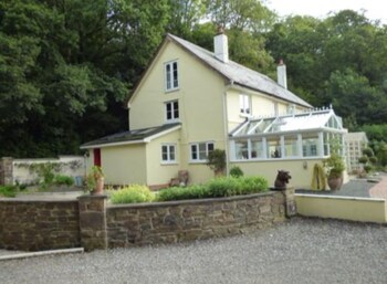 Newmoor Park Guest House Newmoor Park Guest House