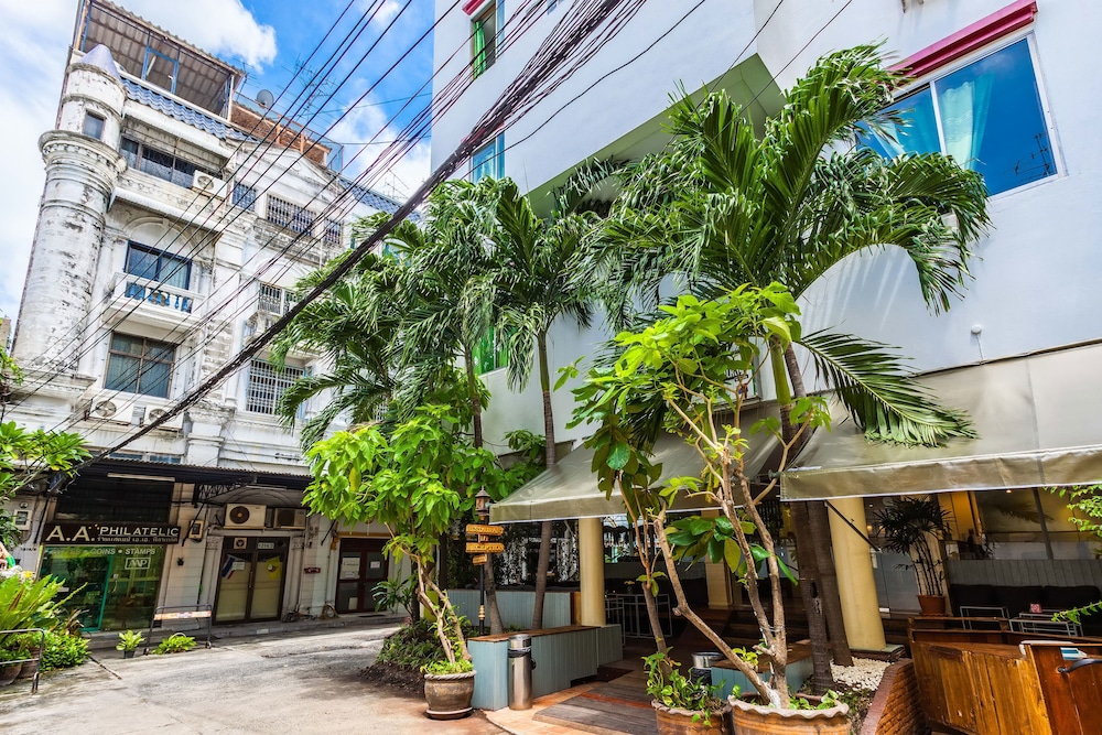 New Road Guest House Bangkok, Bangkok INR 60 OFF ( ̶3̶3̶6̶ ) Best