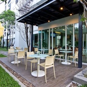 曼谷心靈行政套房飯店