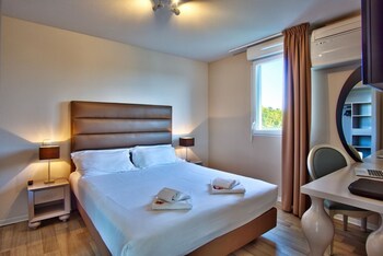 Adonis Hôtel Bayonne Adonis Hôtel Bayonne