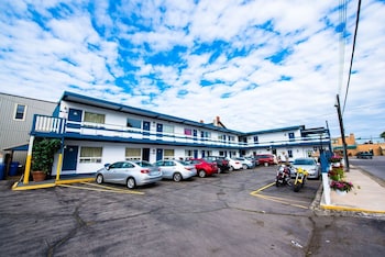 Niagara Parkway Court Motel Niagara Parkway Court Motel