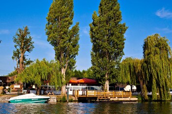 tarifs reservation hotels Les Canisses