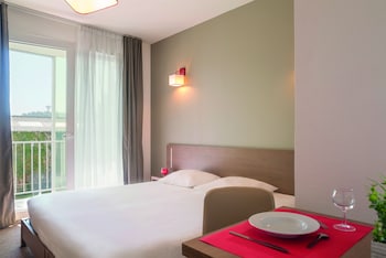tarifs reservation hotels Appart'City Cherbourg Centre Port