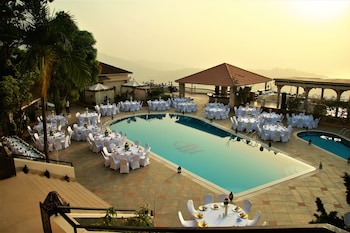 The Country Lodge Complex The Country Lodge Complex