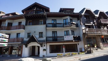 Hotel Rond Point d'Arbois Hotel Rond Point d'Arbois