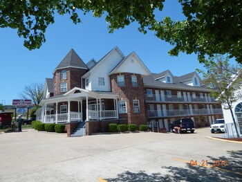 Carriage House Inn Carriage House Inn
