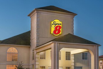 Super 8 by Wyndham Harrisburg Hershey North in Harrisburg, Pennsylvania