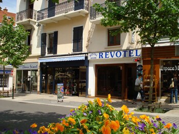 Revotel Revotel