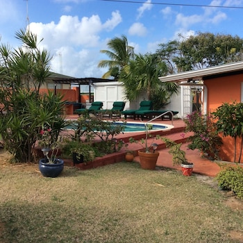 La Cazetta Guest House and Cottages