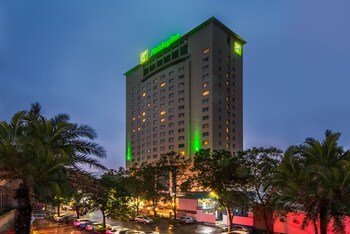 Holiday Inn Zhongshan Downtown Holiday Inn Zhongshan Downtown
